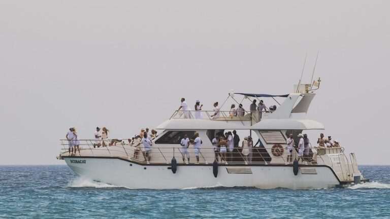 How Do Wealthy People Lower Their Tax Rates